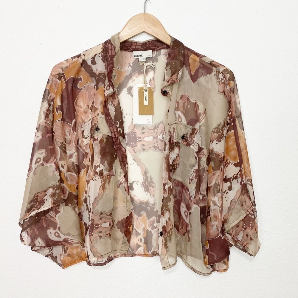 ✨Covet✨Watercolor effect Button Down Top🌹